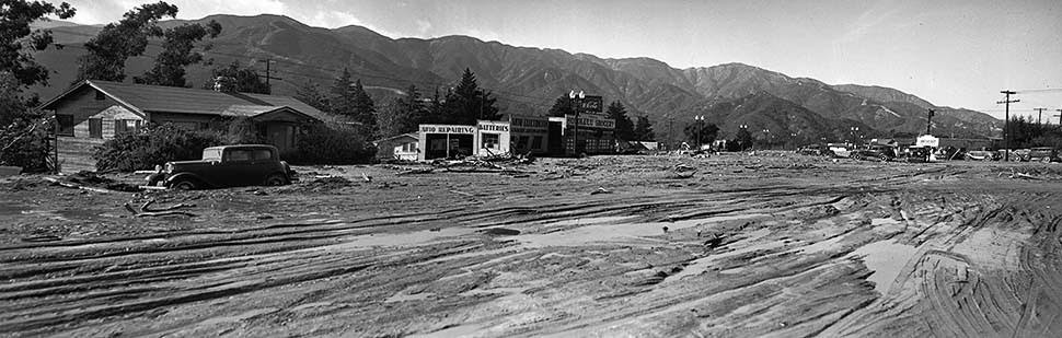 #3 Jan. 2, 1934: Panorama made from three negatives in the Los Angeles Times Archive at UCLA showing mud-covered Honolulu Avenue in Montrose.