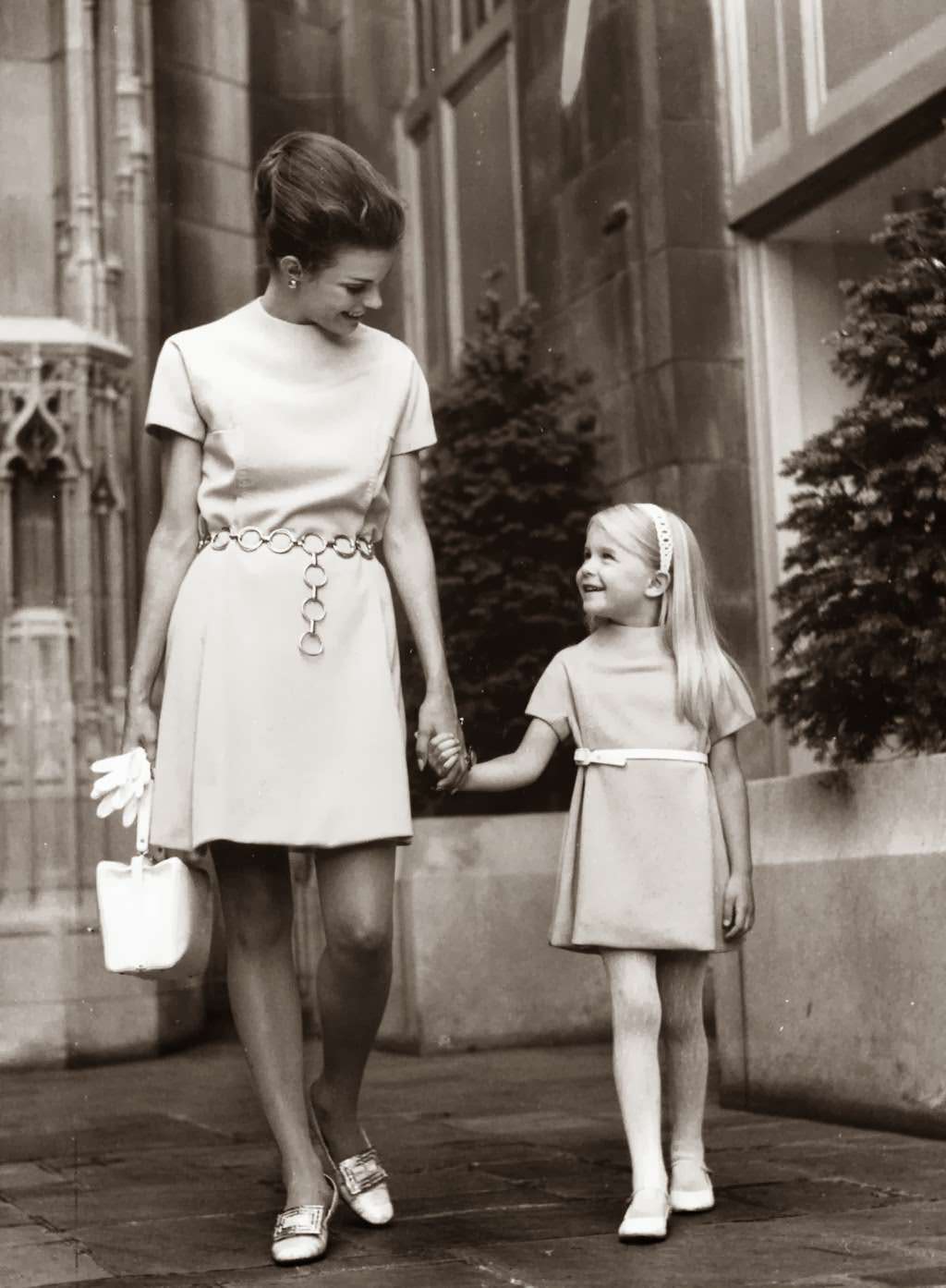 “Mother chose not to accent an empire waist in her dress No. 8383, instead used a smart chain belt at the normal waistline. Daughter’s dress, identically styled, is made from pattern No. 8384.” — Earl Gustie, Chicago Tribune, July 17, 1968