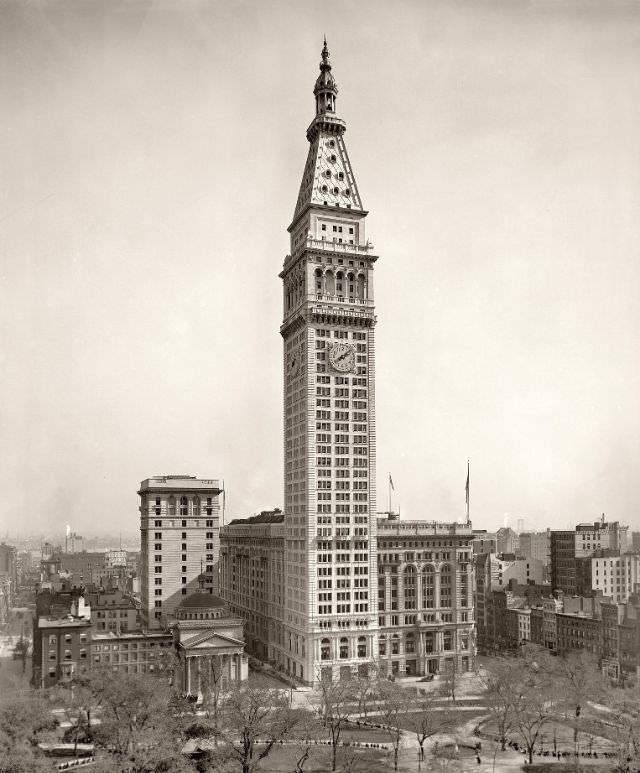 #3 Metropolitan Life Building, Madison Square, New York, 1910.