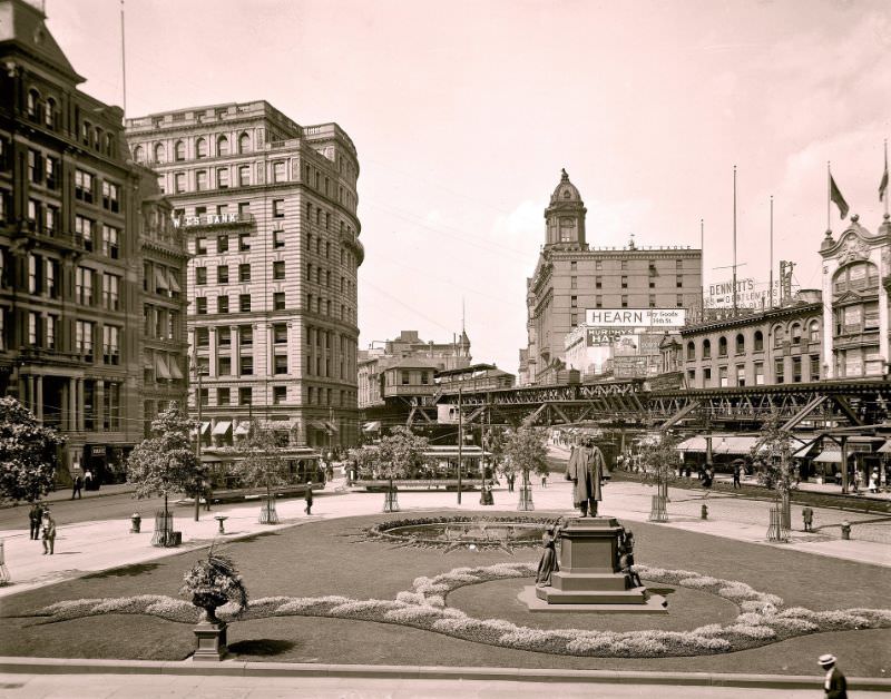 #34 Washington Street from Fulton with the Henry Ward Beecher statue, Brooklyn, New York, 1910s.