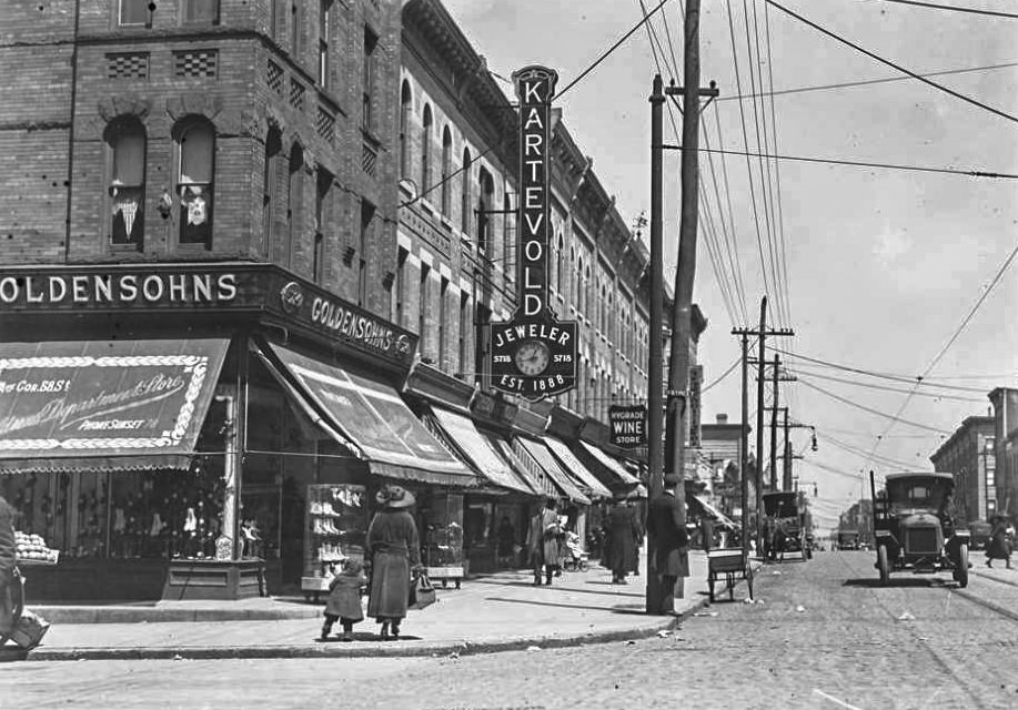 #85 Brooklyn, 5th Avenue at 58th Street, looking north, 1919.