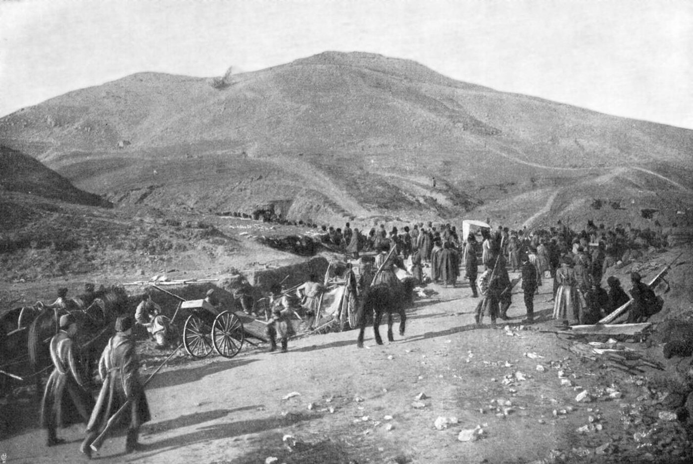 #16 Siberian reserve taking up positions with 6-inch guns for the defense of 203 Metre Hill, August, 1904.