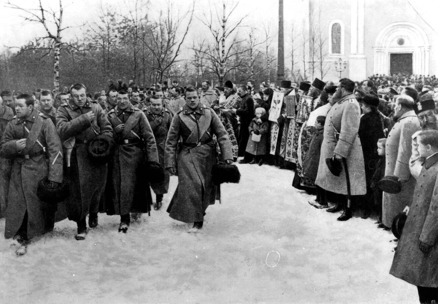 #20 Blessing of a regiment leaving for the Far East during the Russo-Japanese War, 1904.