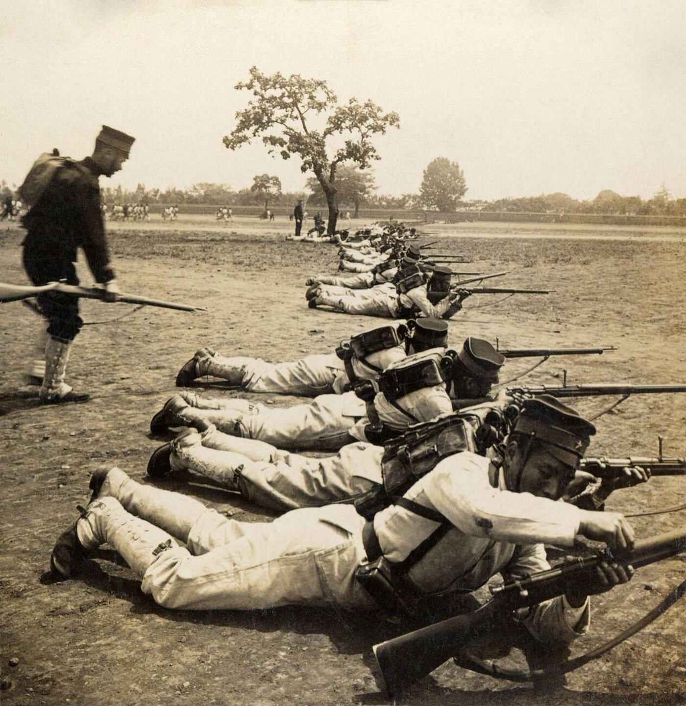 #5 Japanese soldiers in a skirmish line during the Russo-Japanese War, 1900s.