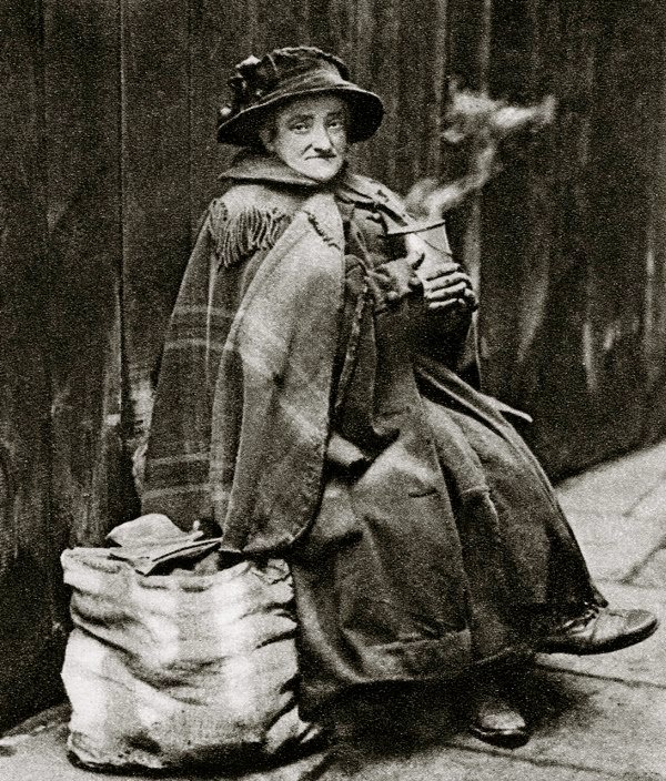 #1 Old woman who inhabited the alleys off Fleet St