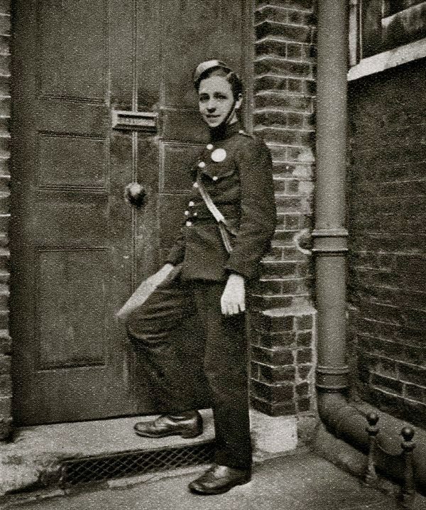 #11 District Messenger