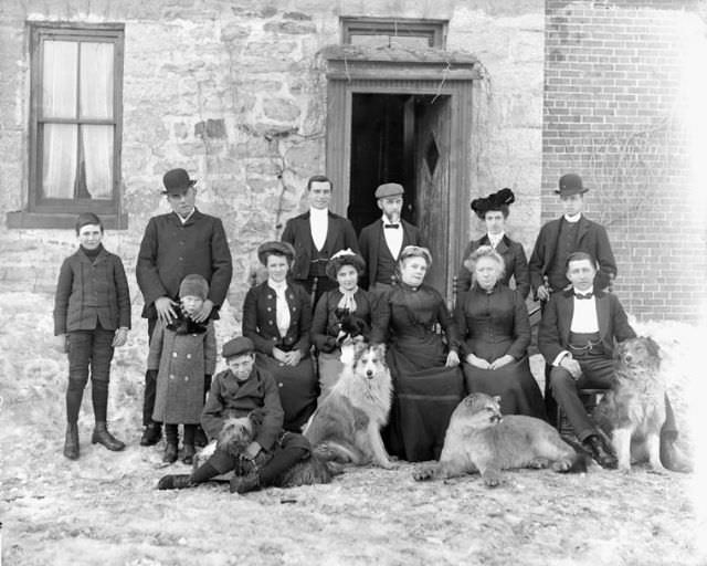 Lord Dundonald’s servants posing with their pets, Ottawa, Ontario, 1904.