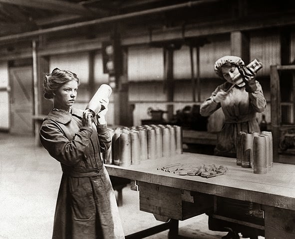 Women workers assembling artillery shells at a Vickers munitions factory during the First World War.
