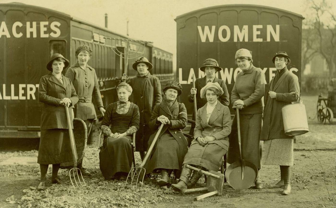 Women land worker’s recruitment and accommodation rail coaches, Northallerton.