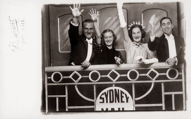 Foursome waving goodbye from the ‘Sydney Mail train’ at the Trocadero, ca. 1935