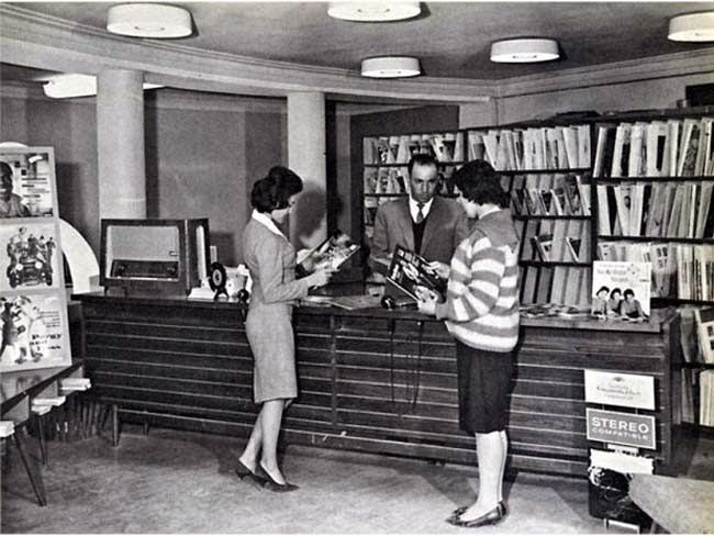 #15 Afghan women at a public library before the Taliban seized power, 1950s.