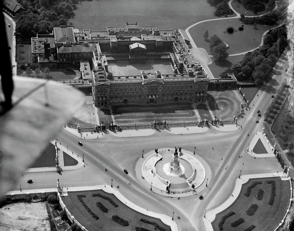 #3 1921 photograph of Buckingham Palace and Queen Victoria memorial. Flight restrictions today would make this a near impossibility.