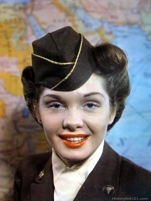 Unsung Heroes: Stunning Color Photos of Women in the WWII WWII