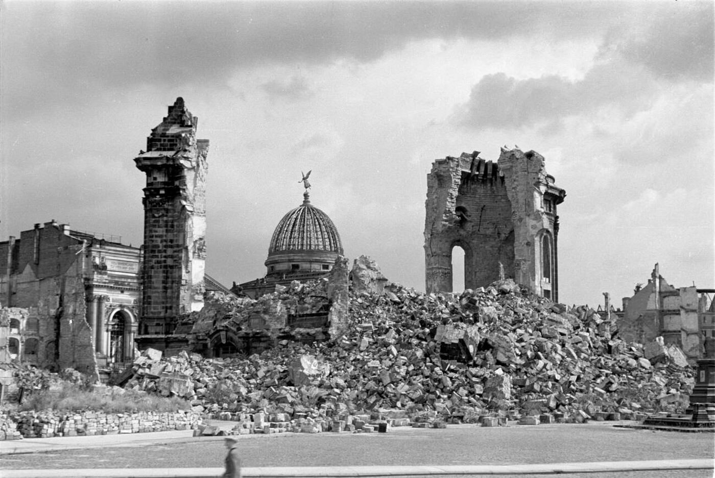 #123 Ruins of the Dresden Frauenkirche with the dome of the Dresden Academy of Fine Arts in the background, 1945.