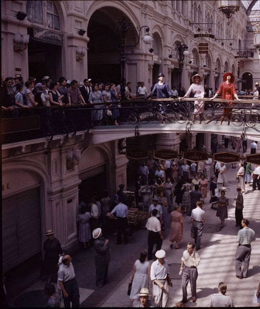When Dior Took Over the Soviet Streets: Moscow’s 1959 Fashion Shock Fashion &; Culture