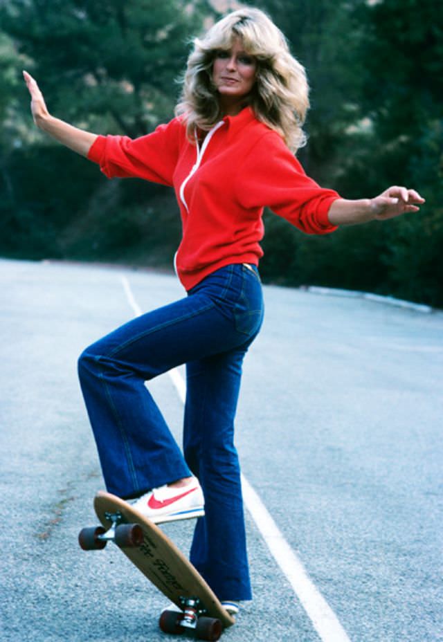 Farrah Fawcett Young: Stunning Images from Her Early Years Celebrities