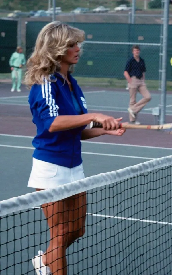 Farrah Fawcett Young: Stunning Images from Her Early Years Celebrities