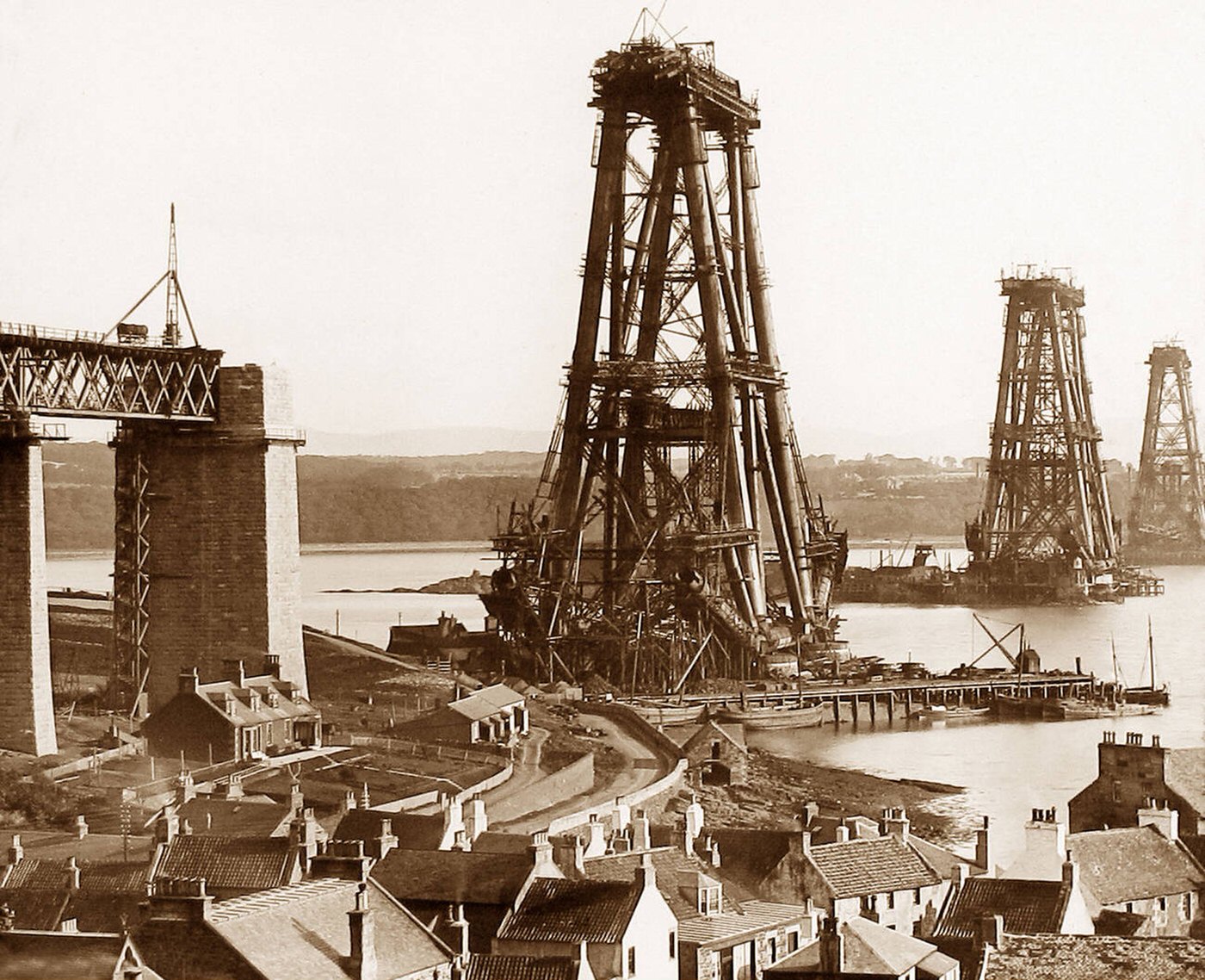 Building the Forth Railway Bridge, 1890.