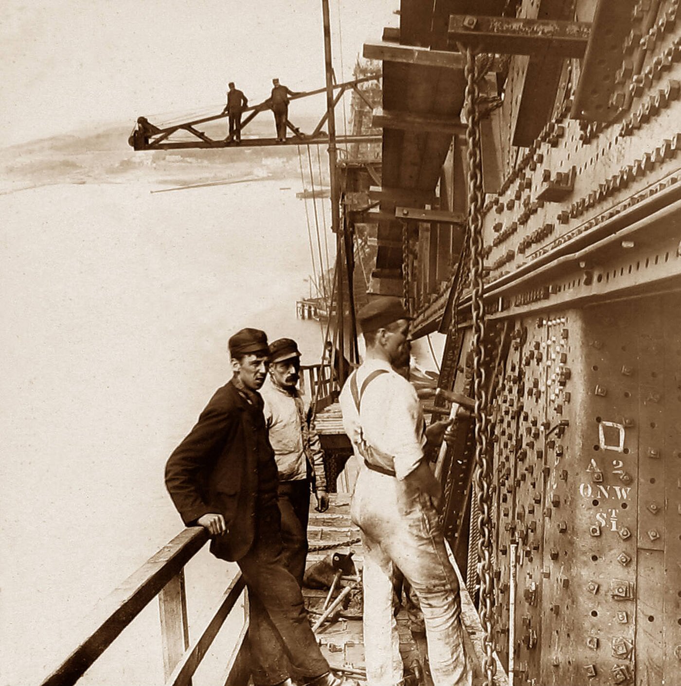 Building the Forth Railway Bridge, 1890.
