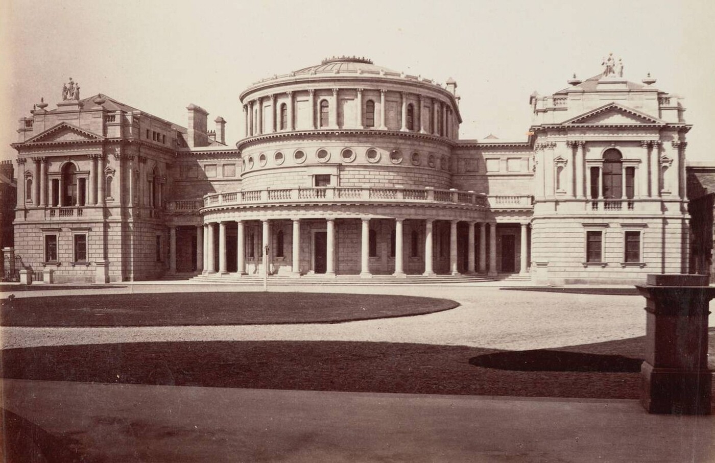 Museum, Dublin, Northern Ireland, 1880s.