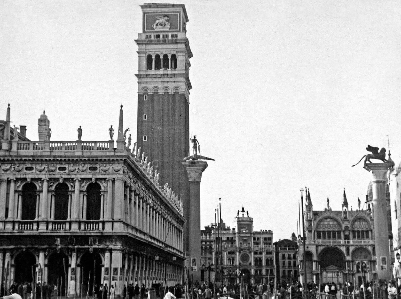 Scenic view of Venice Italy, 1930s.