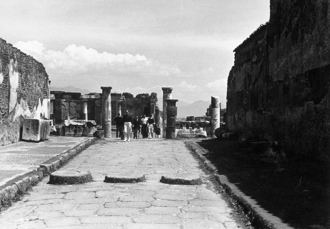 #91 Tourists in Pompeii, Italy, 1930s.