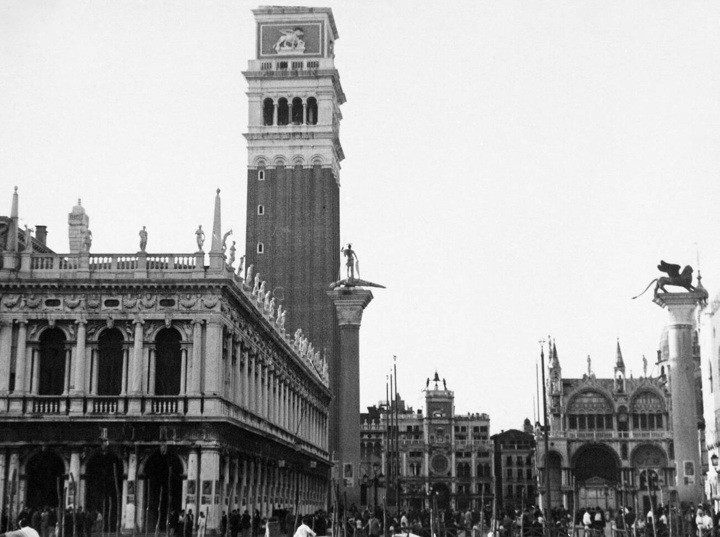 #95 Scenic view of Venice Italy, 1930s.