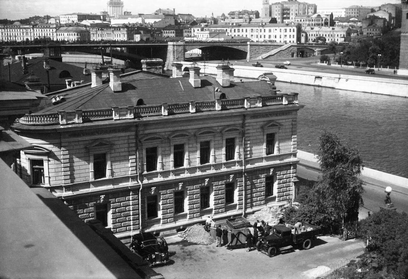 Ambassador’s Residence, British Embassy (Kharitonenko Mansion), Moscow, 1950.
