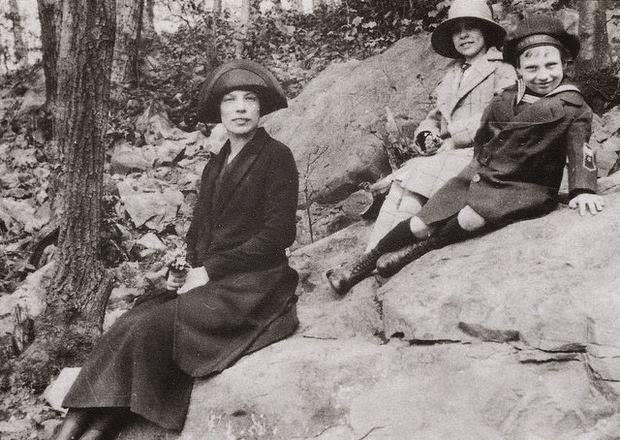#13 Jennie Anselm posed with her children, Florence and Paul, in Newark.
