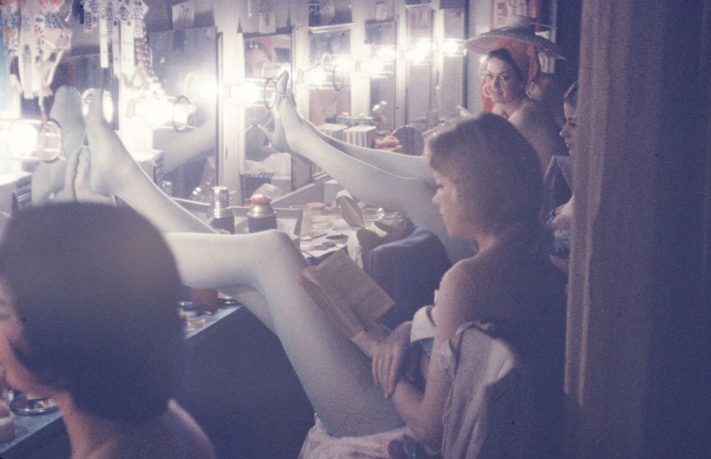 Inside the Glitter and Grit: What Life Was Really Like for Showgirls in 1958 New York Nightclubs Fas