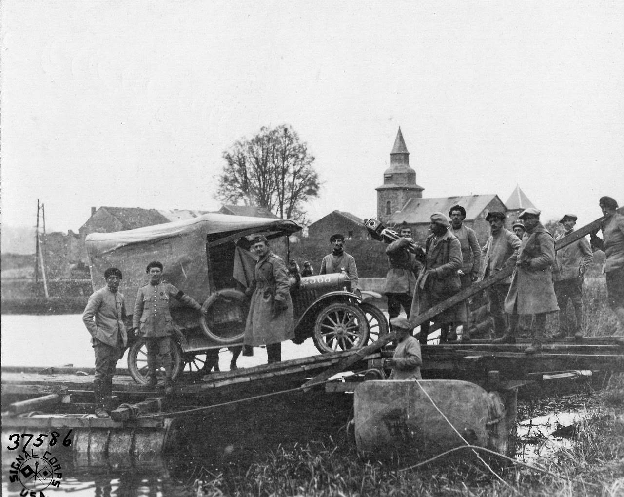 Running 5th Army Photographic Car off ferry, Devant, Mouzon, Ardennes, France, 1918.
