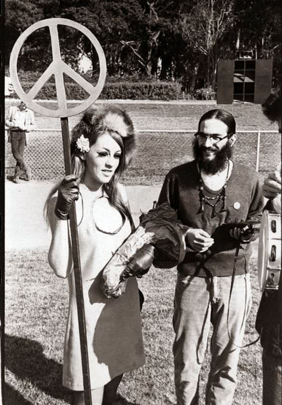 The Free-Spirited Hippies of 1960s San Francisco and Their Carefree Lifestyle Places &; People