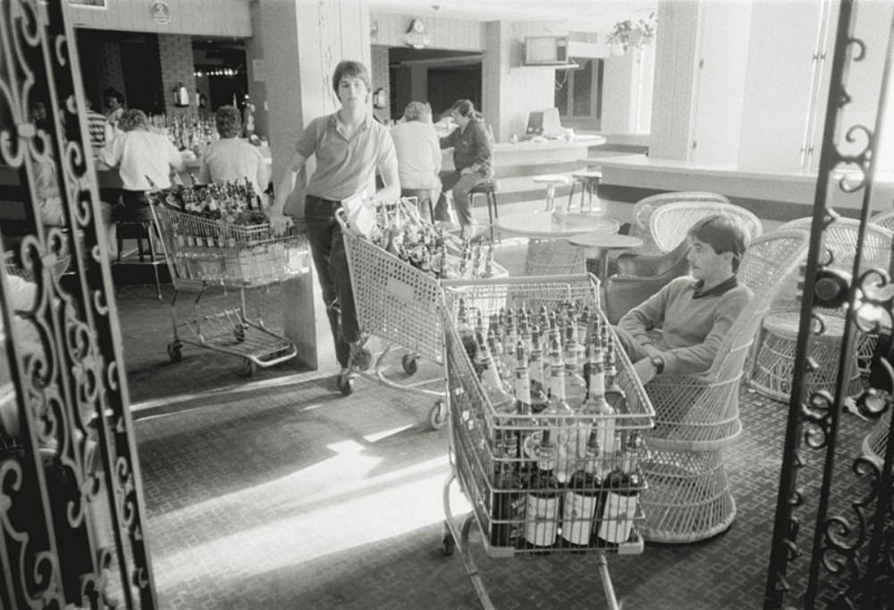 Inside the Wild, Unfiltered Spring Breaks of Daytona Beach in the Early 1980s Places &; People