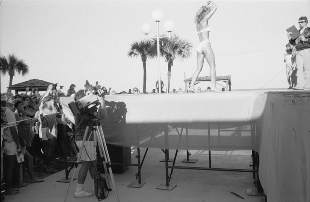 Inside the Wild, Unfiltered Spring Breaks of Daytona Beach in the Early 1980s Places &; People