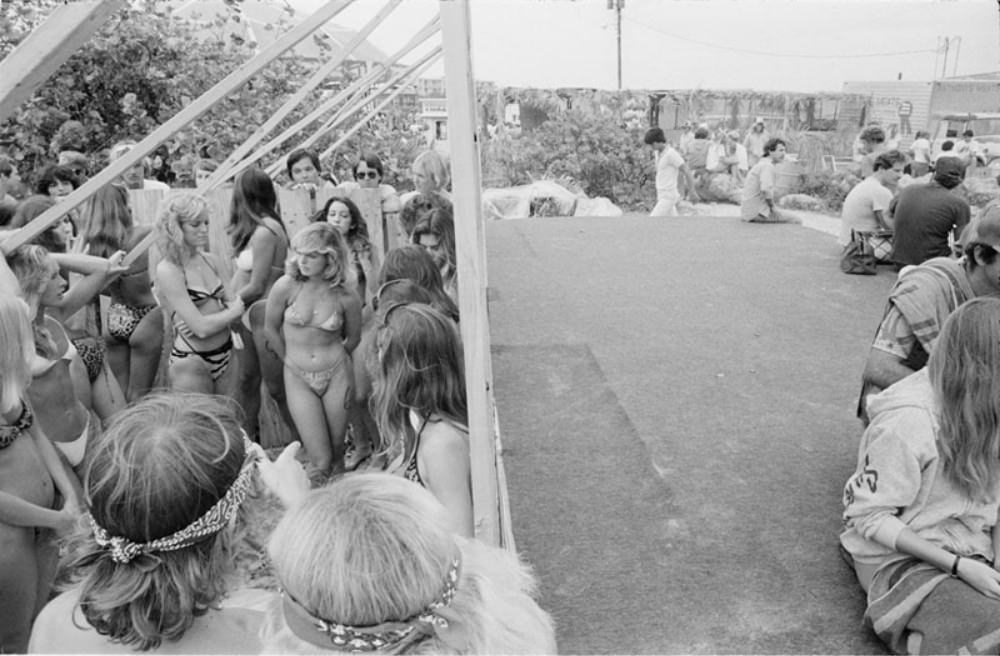 Inside the Wild, Unfiltered Spring Breaks of Daytona Beach in the Early 1980s Places &; People