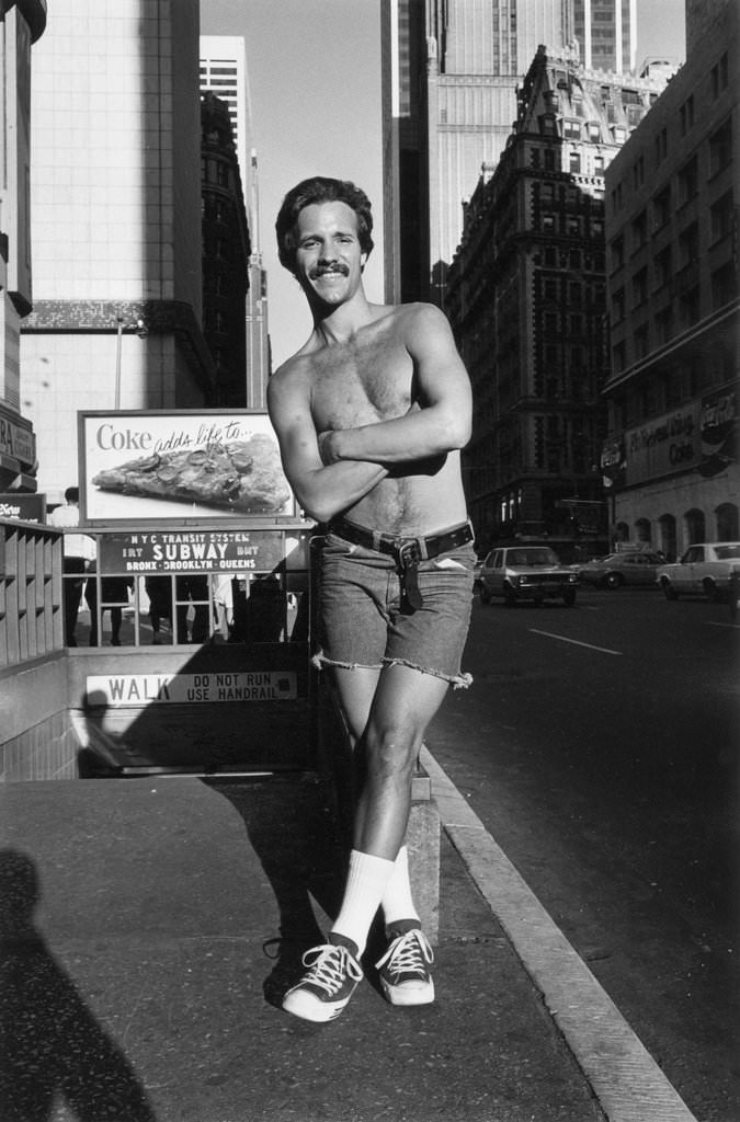 A Look Back at the 1970s Time Square through the Lens of Kenneth Siegel Places &; People