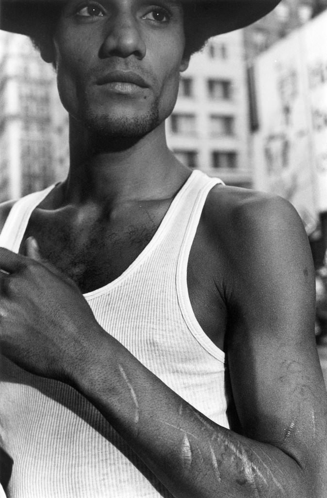 A Look Back at the 1970s Time Square through the Lens of Kenneth Siegel Places &; People