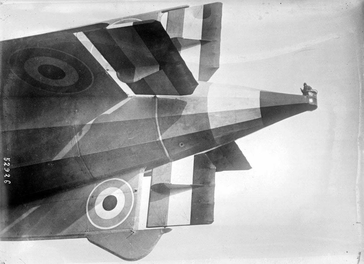 An observer in the tail tip of the English airship R33 in Selby, England, 1919.